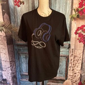French Connection embroidered headphones black T-shirt, size large, guc